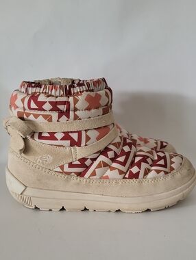 Manitobah Woodland Waterproof Puffer Ankle Boots Geometric Print Size 7